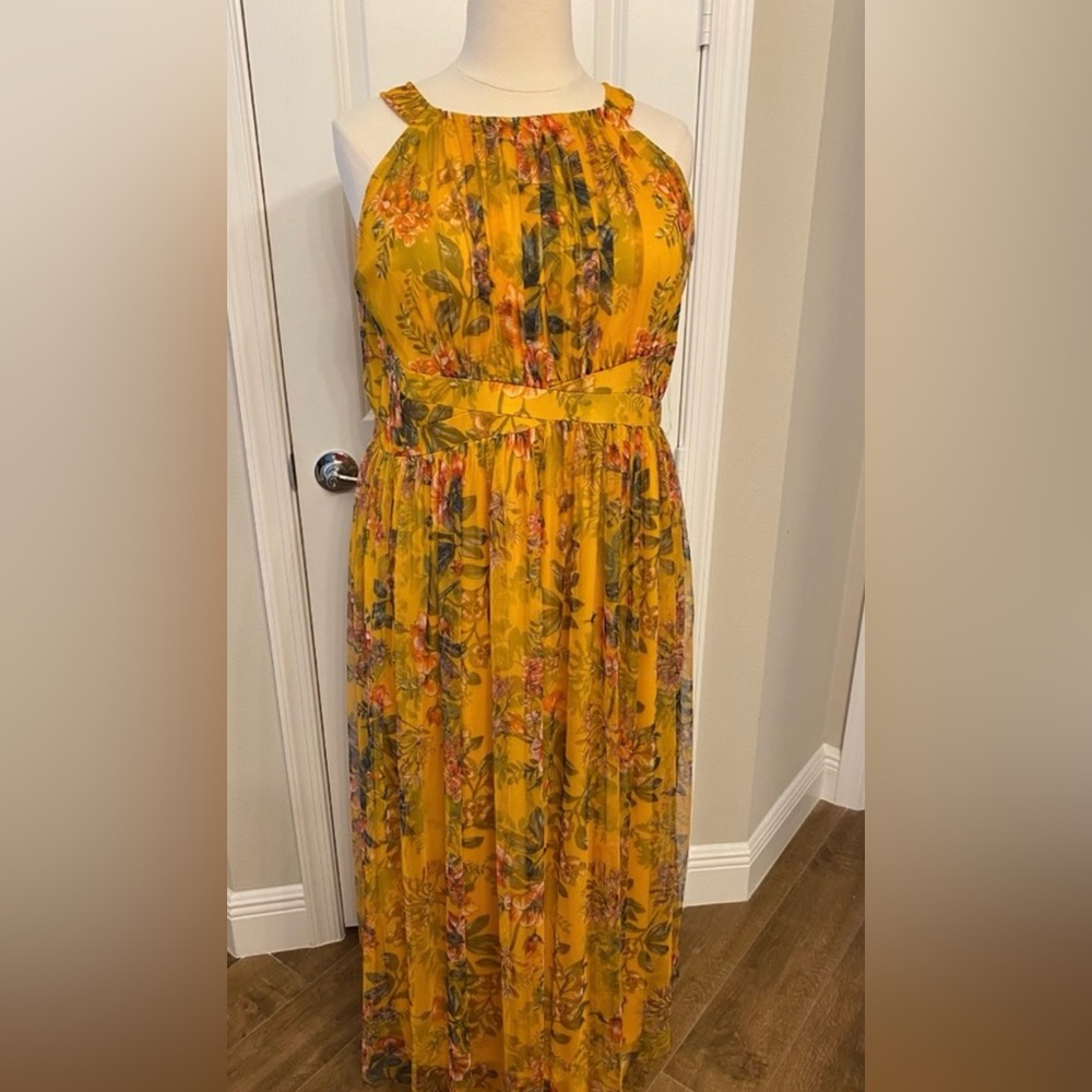 Plus Dress 💛